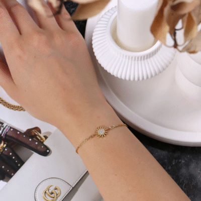 Da nhạy cảm nên đeo trang sức gì? Cách chọn không gây kích ứng da