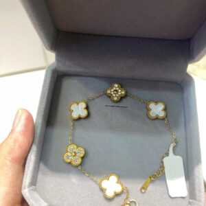 Lắc tay titan cỏ 4 lá